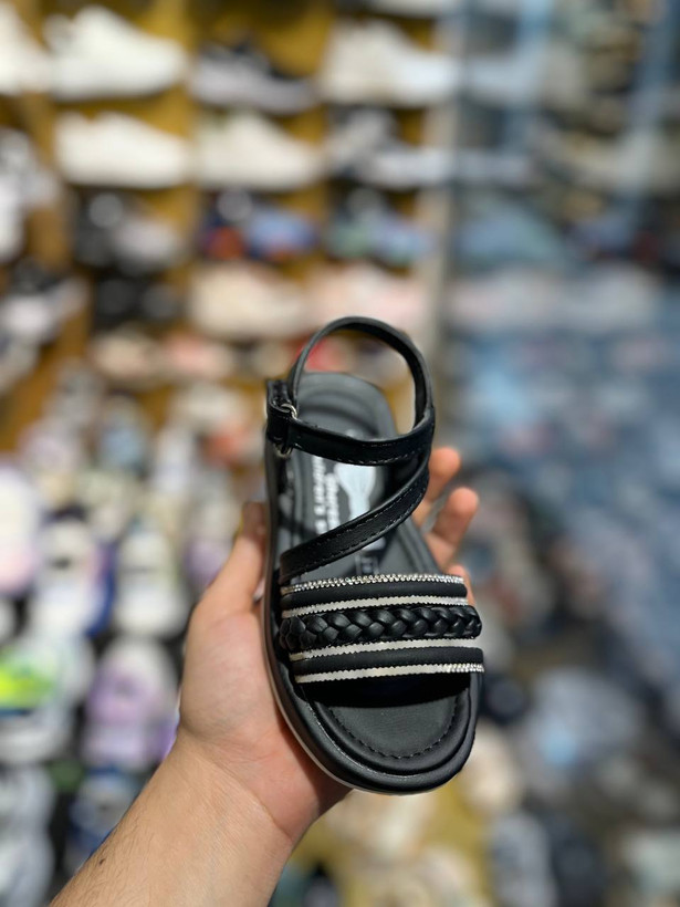 کفش صندل دخترانه مناسب روزمره و تابستانی مدل نگینی