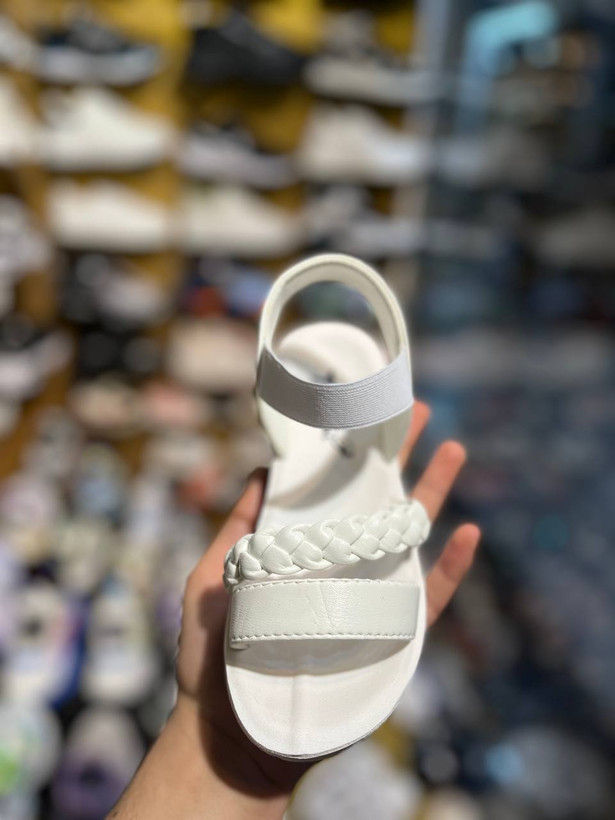 کفش صندل دخترانه مناسب روزمره و تابستانی مدل کشی