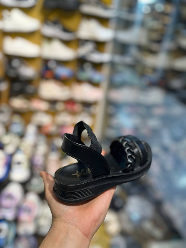 کفش صندل دخترانه مناسب روزمره و تابستانی مدل کشی