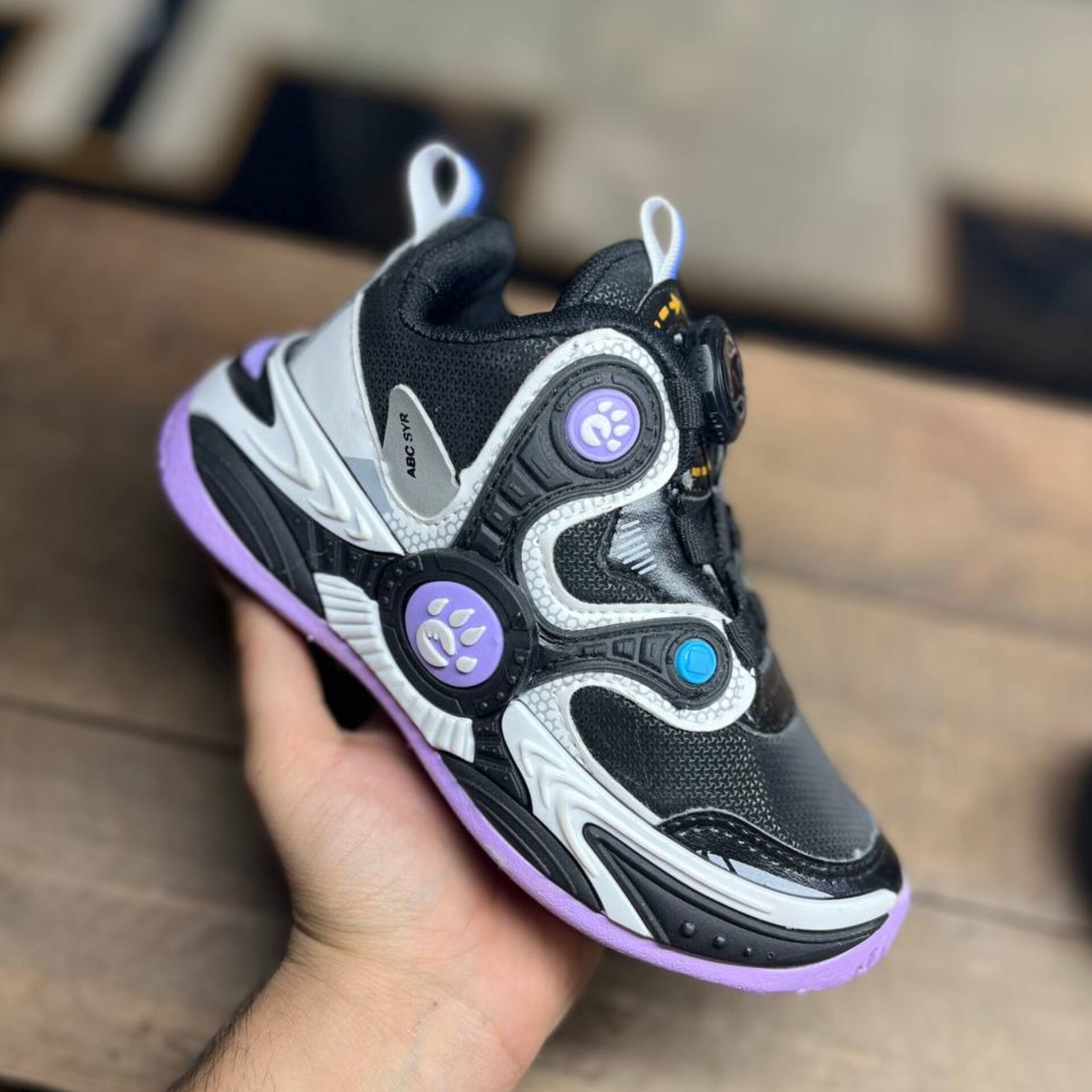 کفش کتونی راحتی و روزمره باب داگ نیم ساق قرقره ای