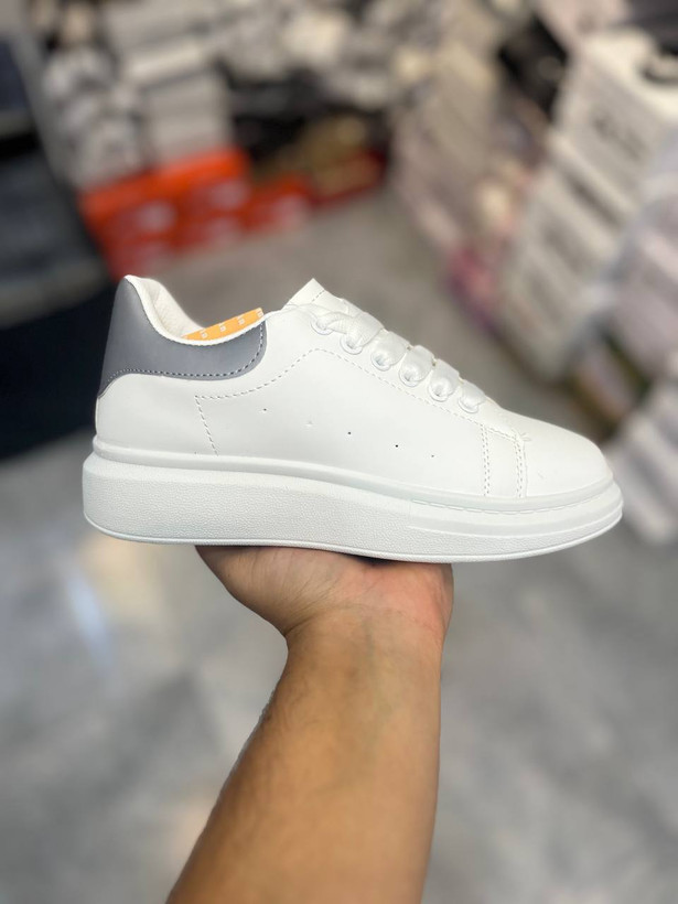 کفش ونس اسپرت مناسب روزمره و پیاده روی مدل الکساندر مک کویین وارداتی سفید طوسی